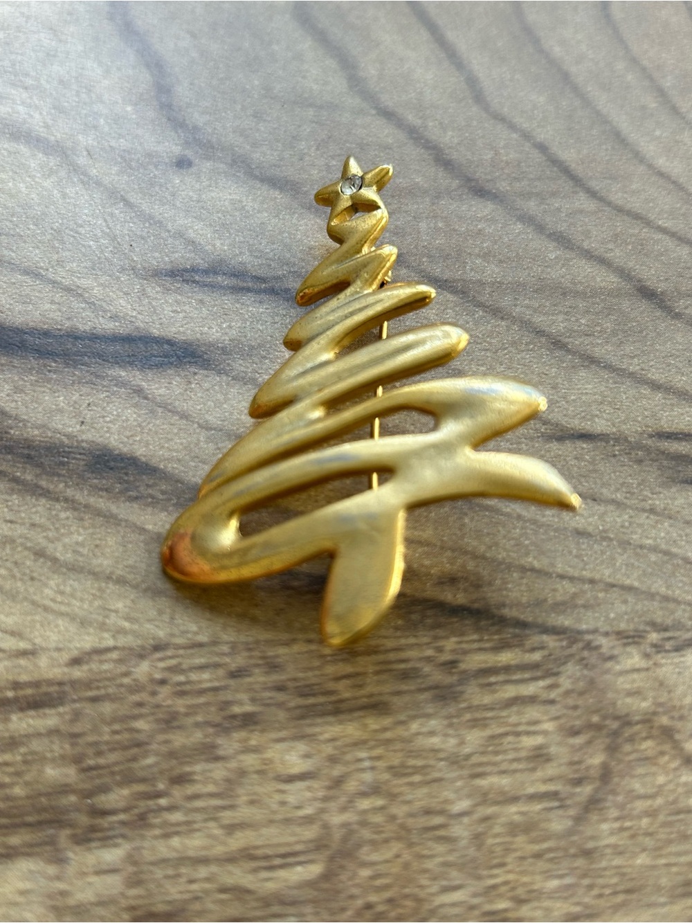 Gold Tone Swirl Christmas Tree Brooch - Elegant Holiday Pin